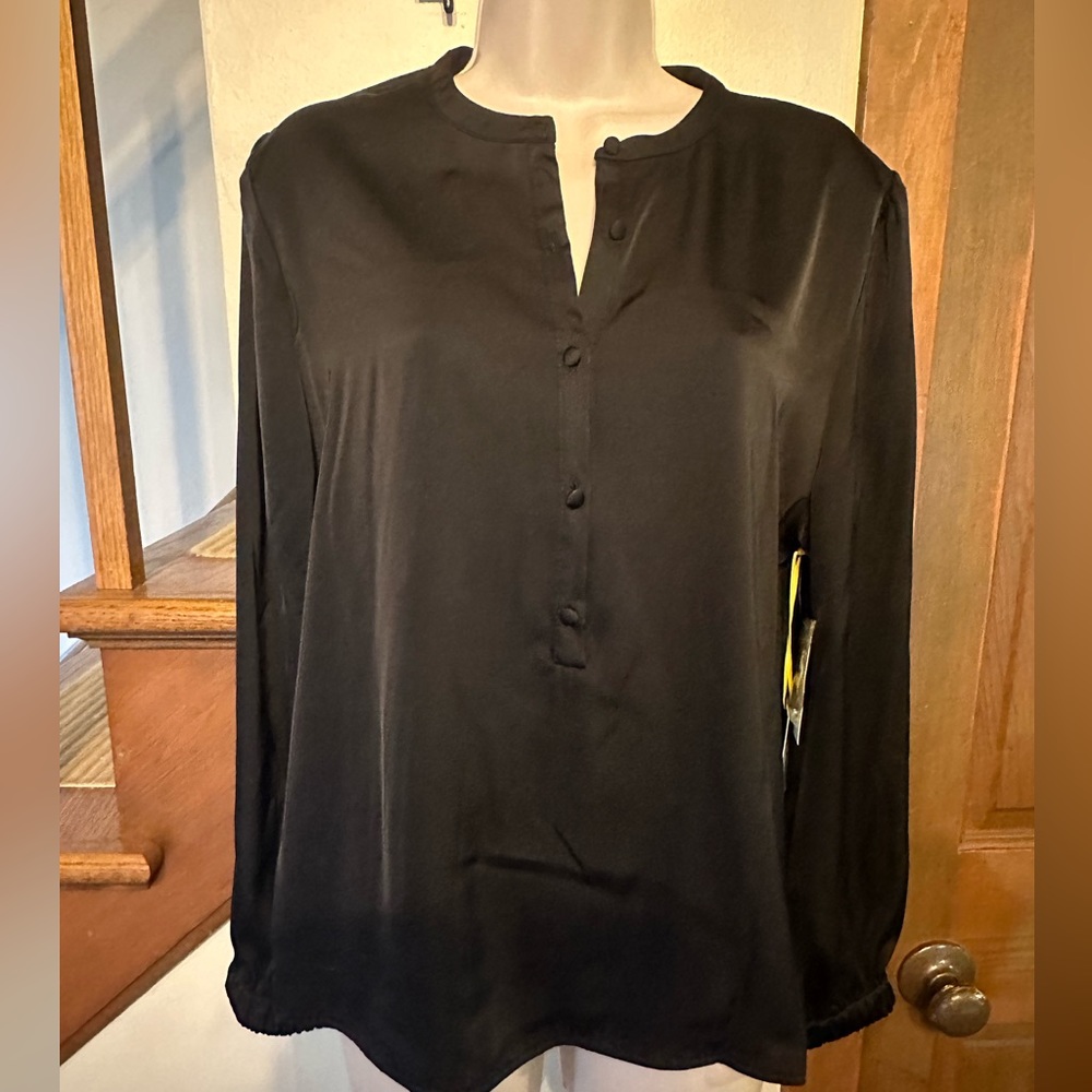 New CeCe 1/4 button up satin like blouse . Long sleeve. Size L. Black .